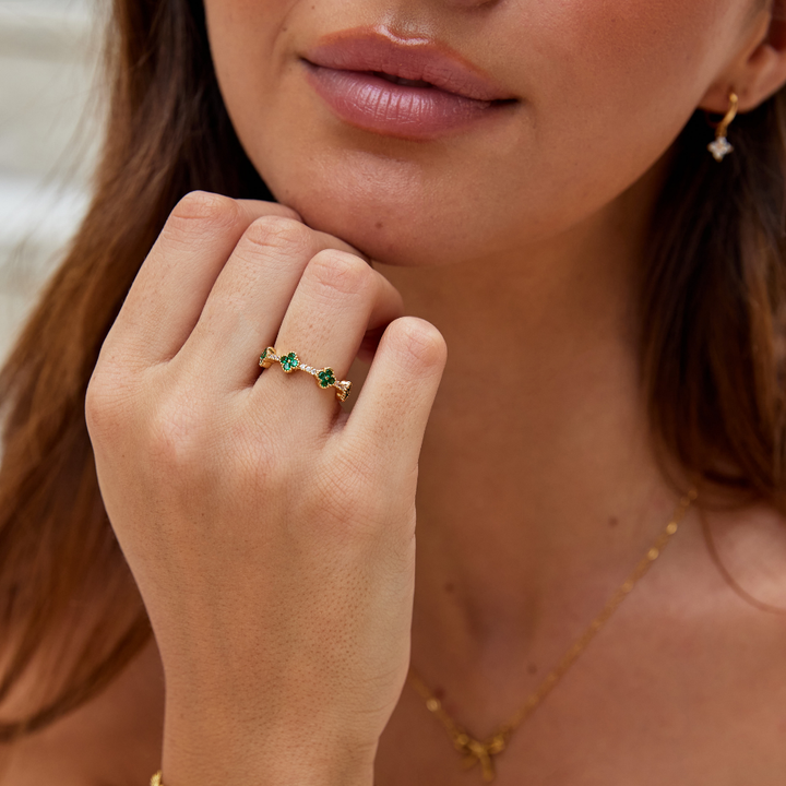 Suerte – Anillo con cristal y trébol de la suerte