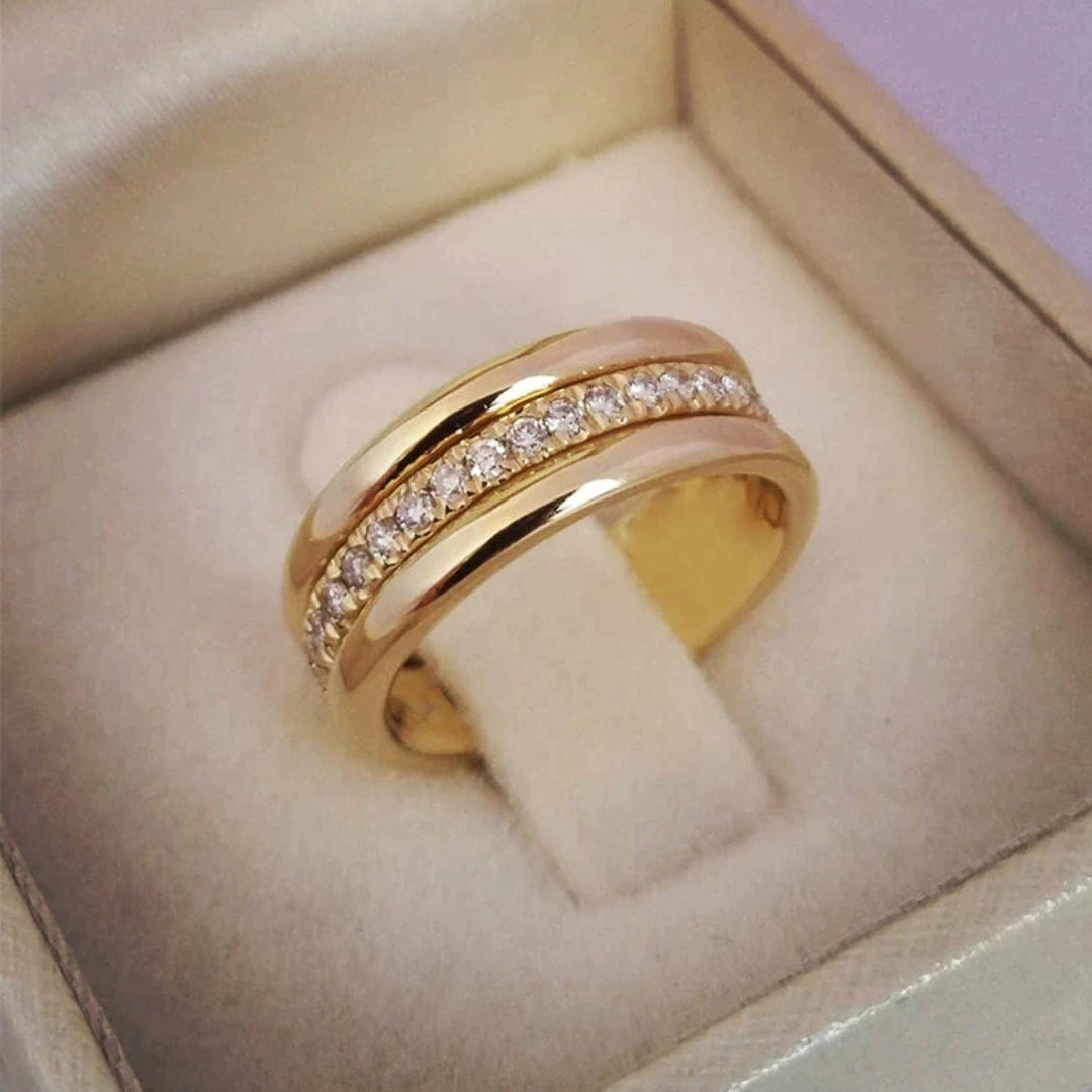Anillo doble con circonitas – Brillo moderno y elegante