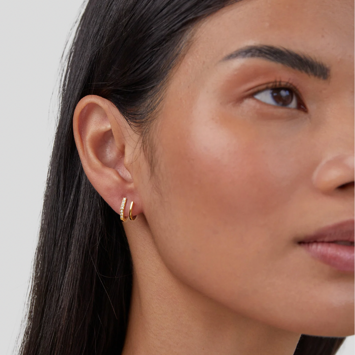 Pendientes garra – Oro y cristales brillantes