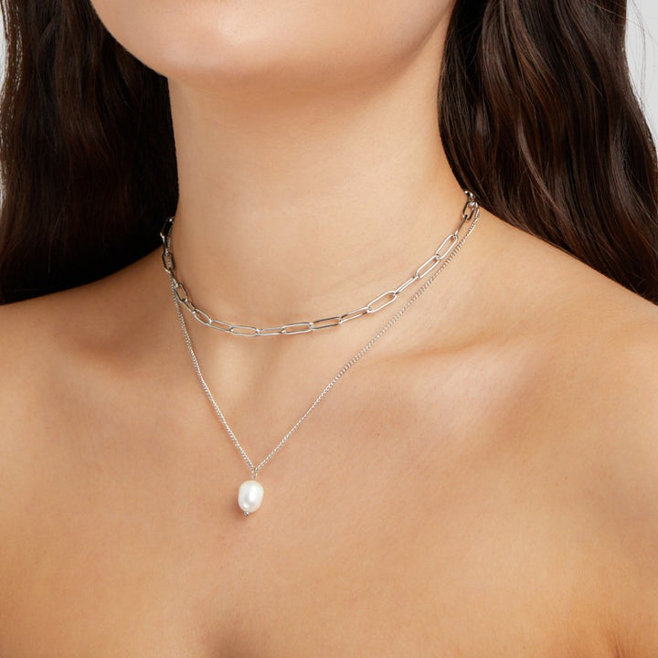 Angela – Collar de plata con perlas atemporales