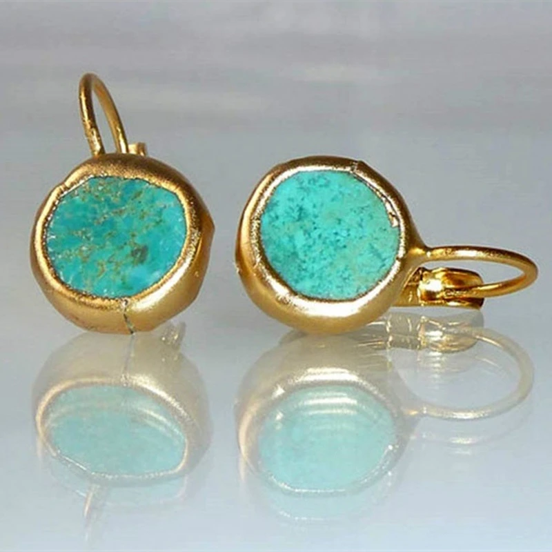Solana – Pendientes Dorados con Piedra Turquesa