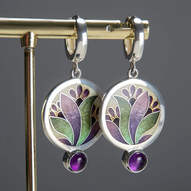 Diseño místico – Pendientes bohemios con cristales púrpura