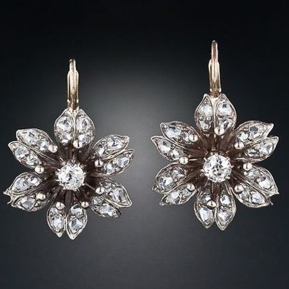 Diseño floral – Pendientes vintage con cristal