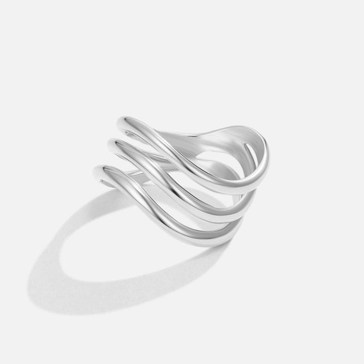 Kiya – Anillo de plata con diseño en capas