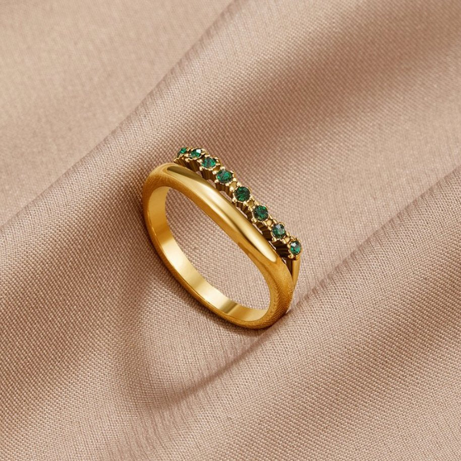 Mary – Anillo en capas con esmeralda verde