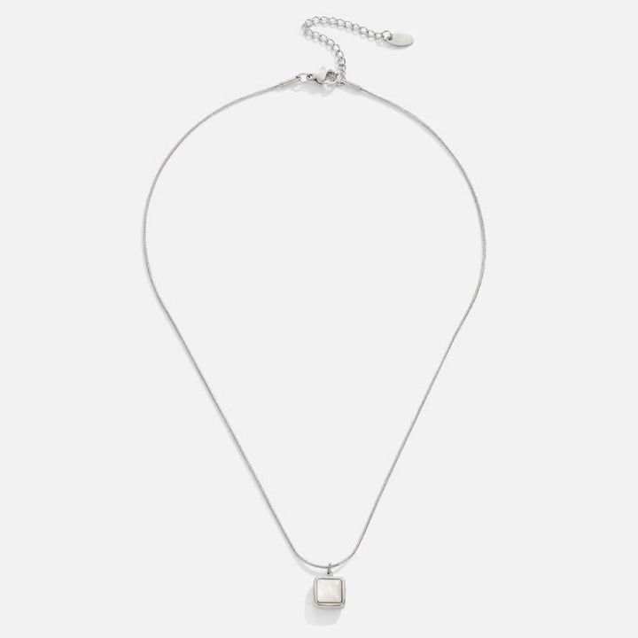 Riva – Collar con colgante de piedra lunar