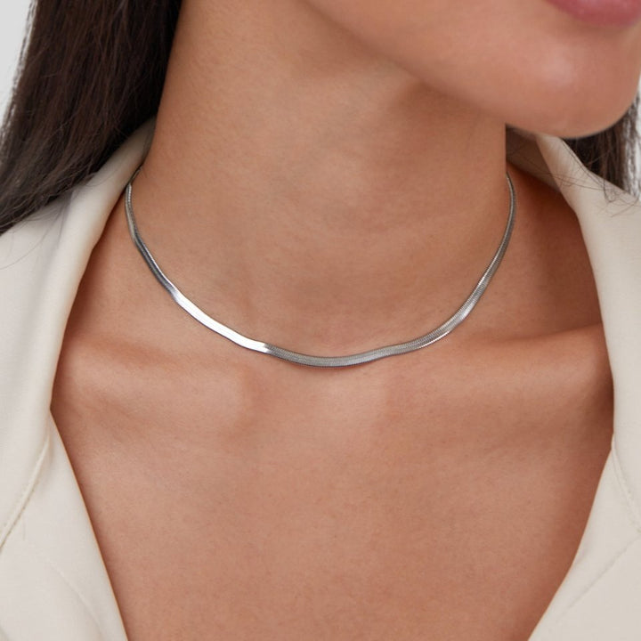 Sarya – Collar de cadena serpiente en plata