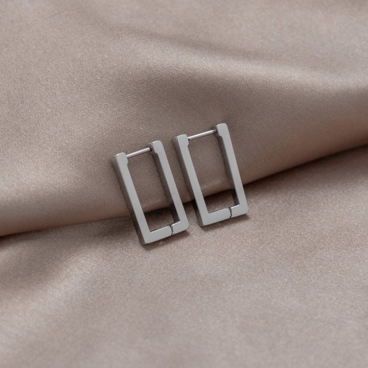 Pendientes de aro rectangulares en plata – Elegancia moderna
