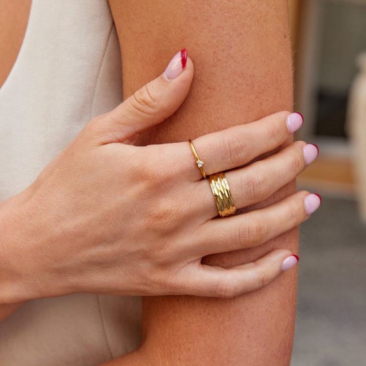 Liebe – Anillo de corazón con cristal brillante