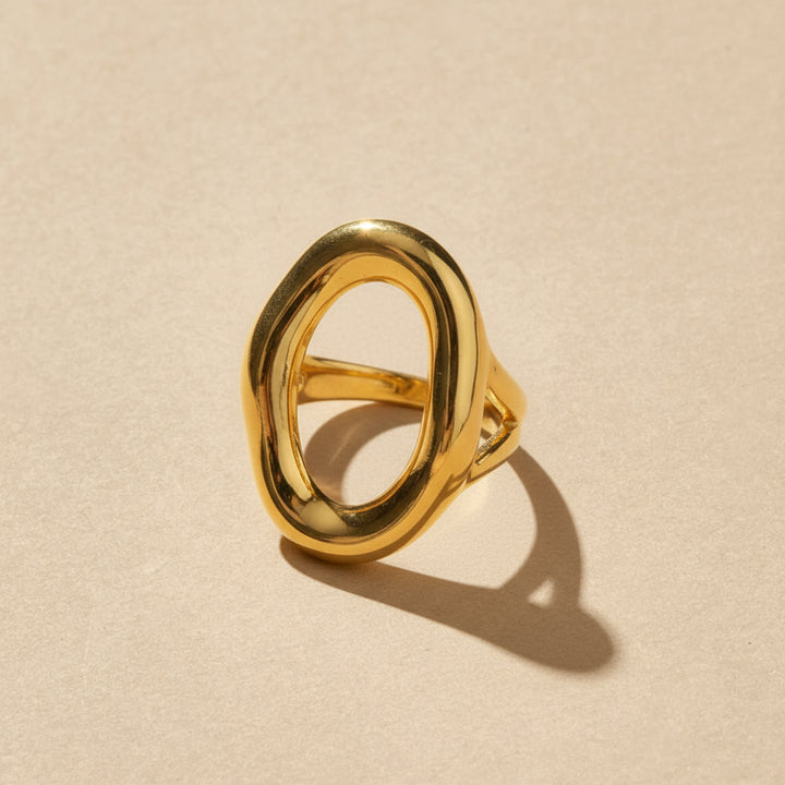 Vina – Anillo de oro fundido