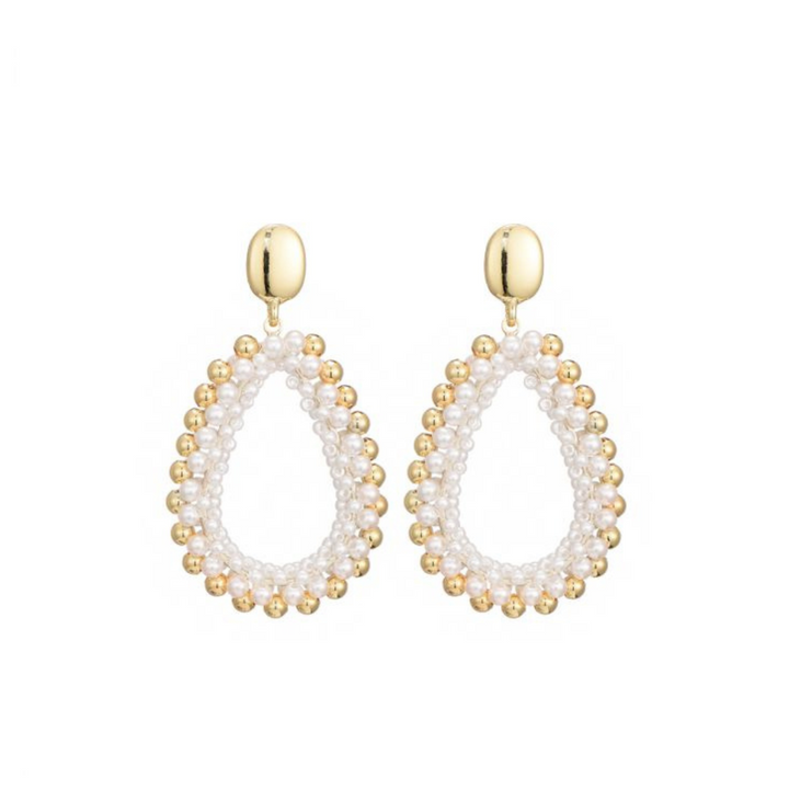 Maecy – Pendientes largos dorados con perla