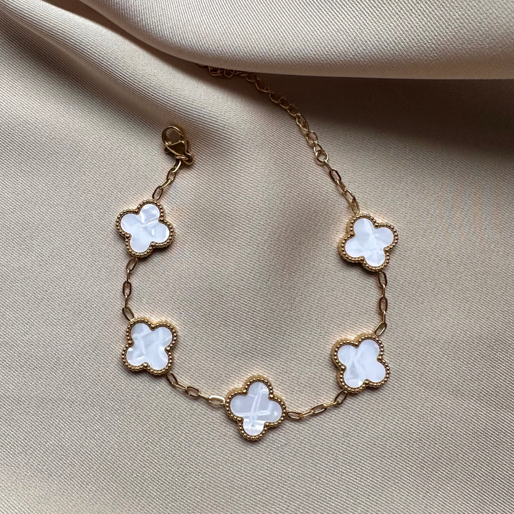 Jade – Pulsera dorada y blanca