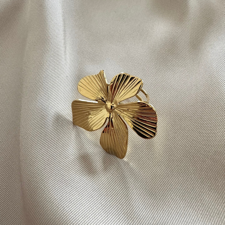Nadia – Anillo dorado