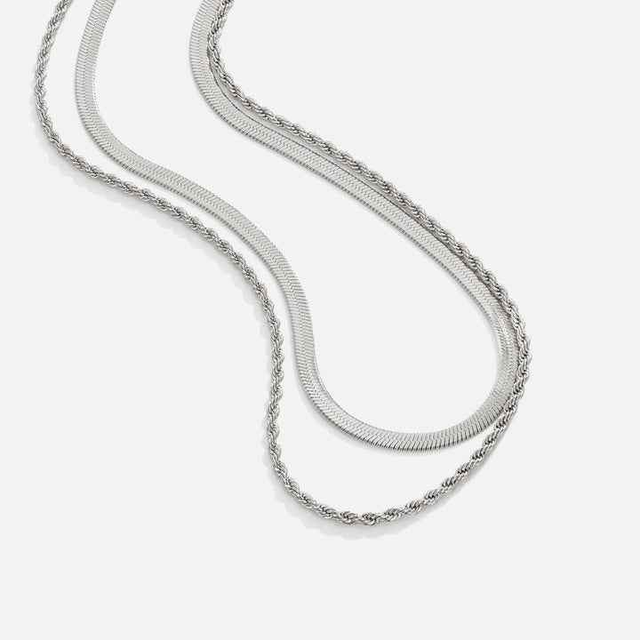 Alexandra – Collar en capas con acabado en plata