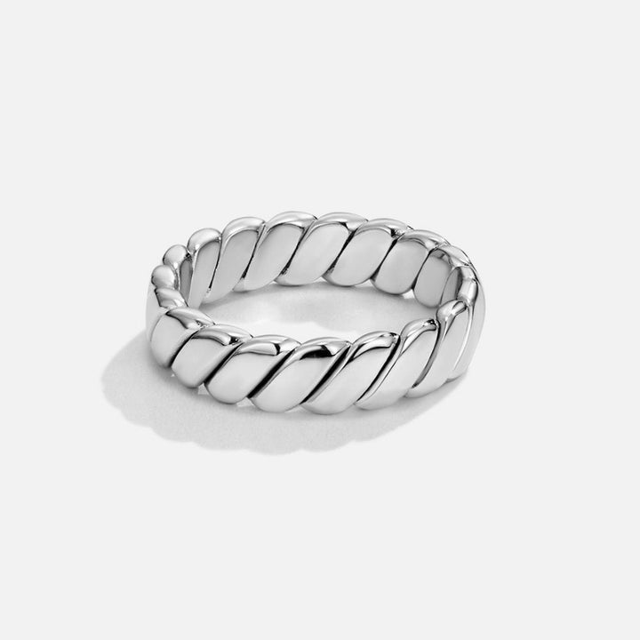 Calira – Anillo de plata con diseño de infinito entrelazado