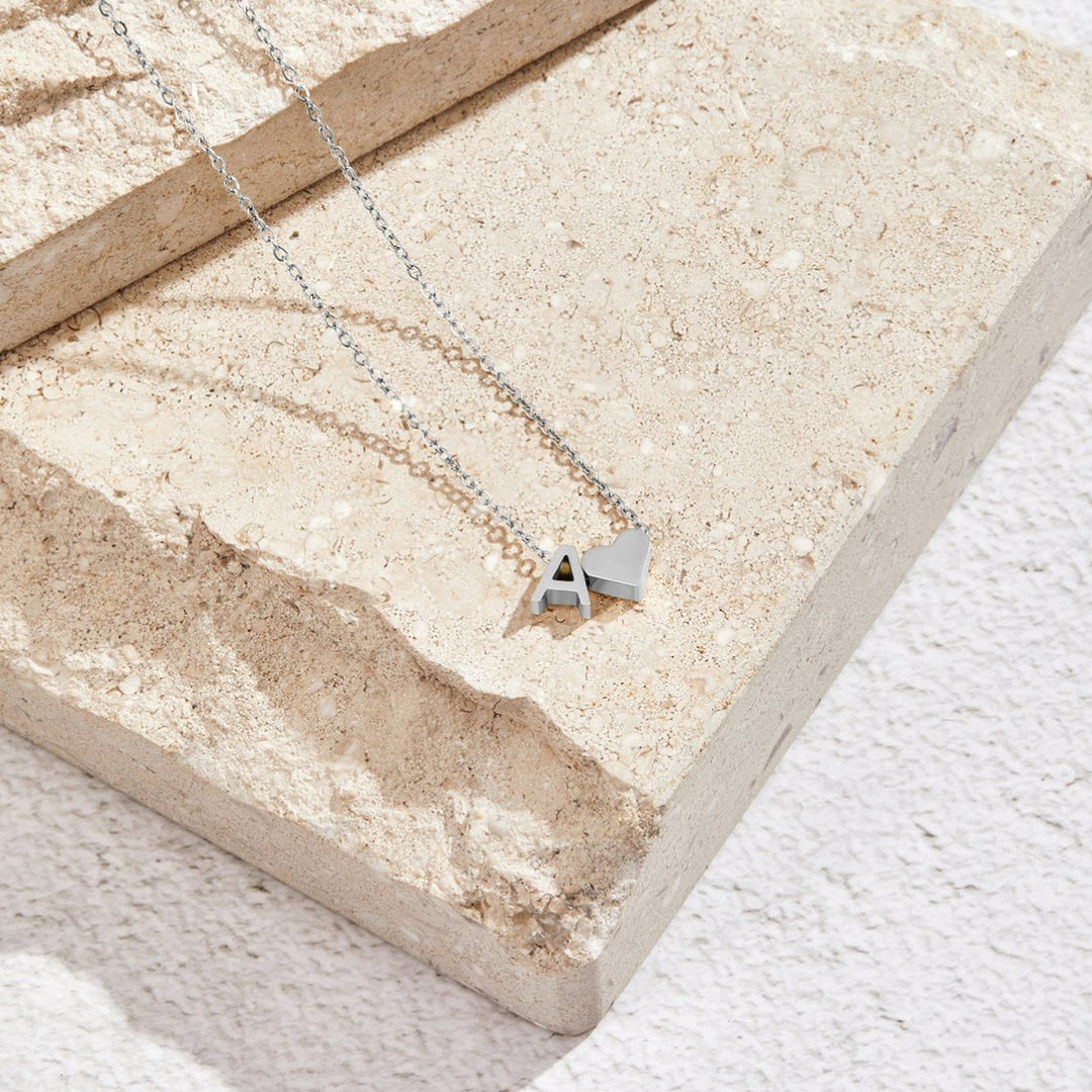 Amor eterno – Collar de plata con sobre y corazón