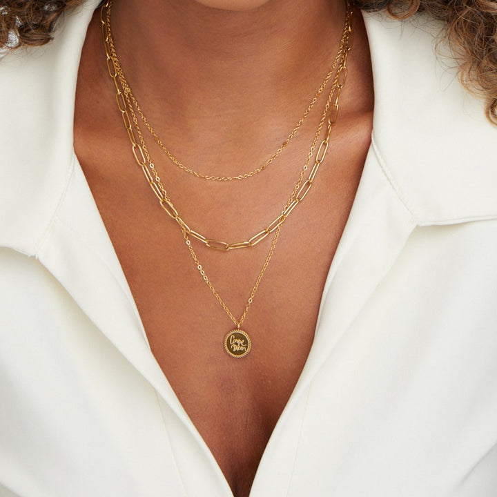 Collar en Capas con Moneda