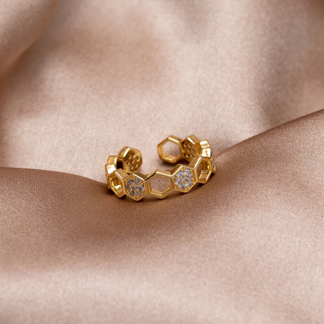 Biene – Anillo dorado con cristales de inspiración natural