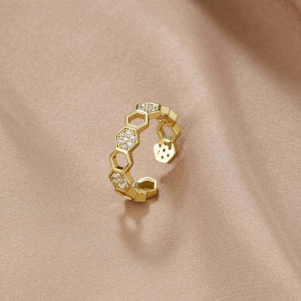 Biene – Anillo dorado con cristales de inspiración natural