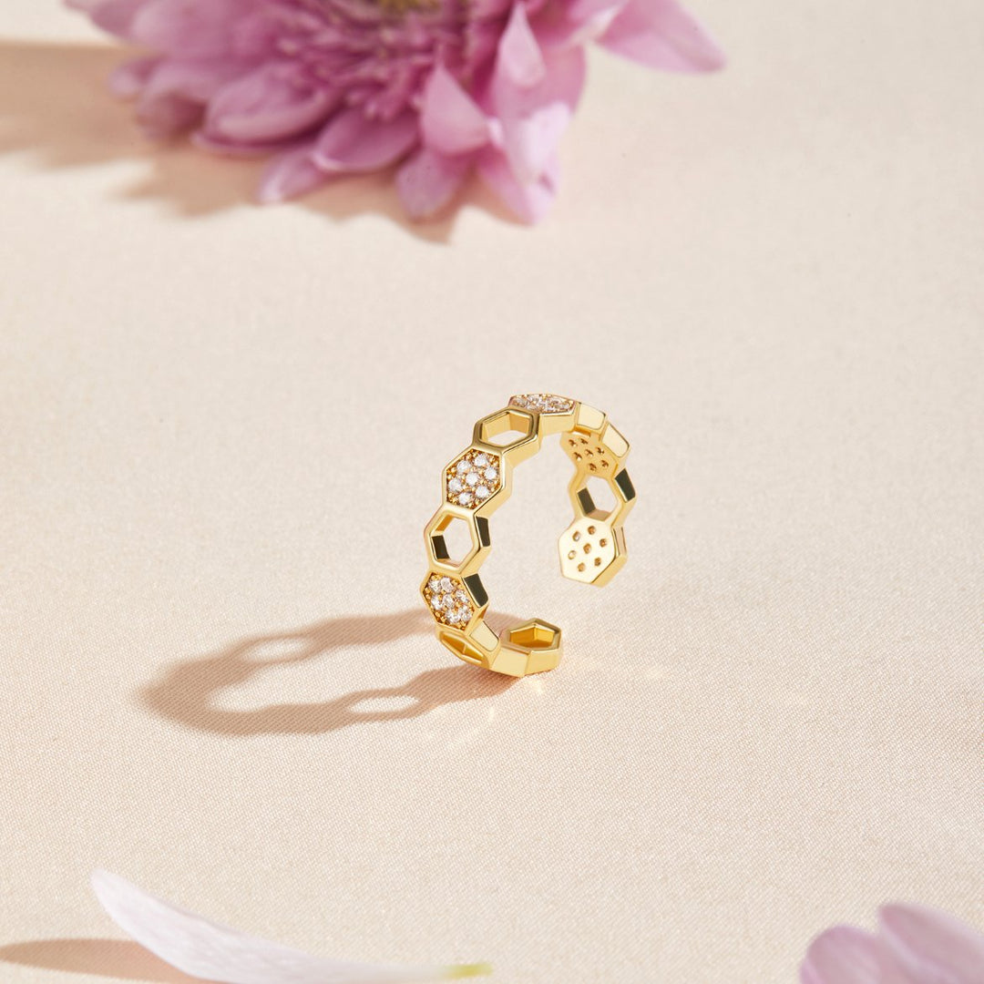 Biene – Anillo dorado con cristales de inspiración natural