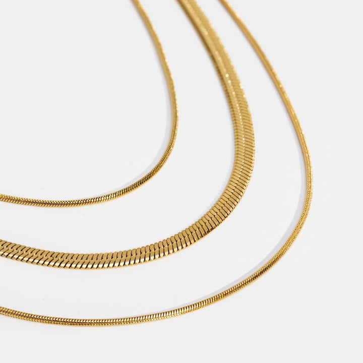 Collar de Oro con Múltiples Capas