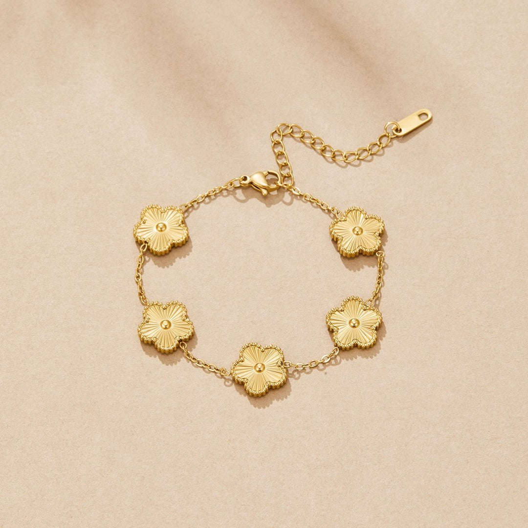 Golden Clover – Pulsera dorada con trébol