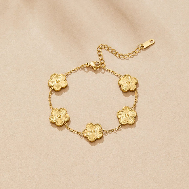 Golden Clover – Pulsera dorada con trébol