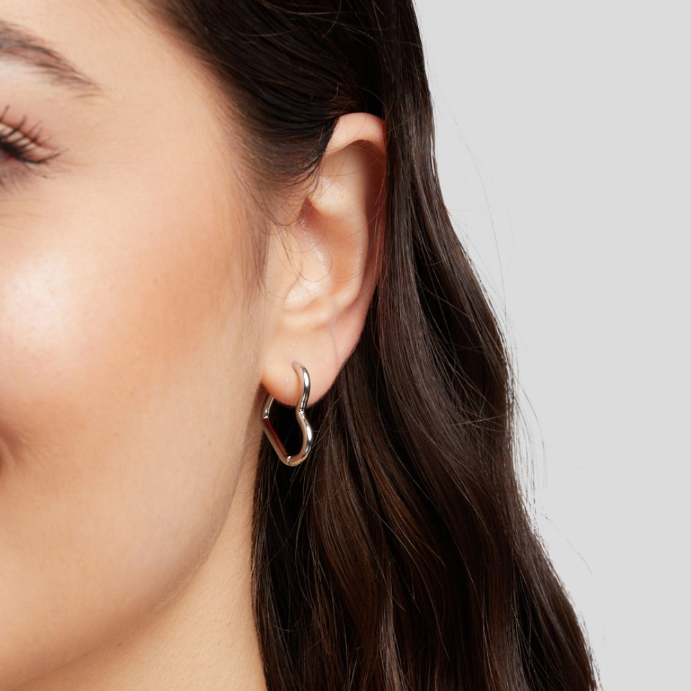Pendientes corazón en plata – Delicados y atemporales