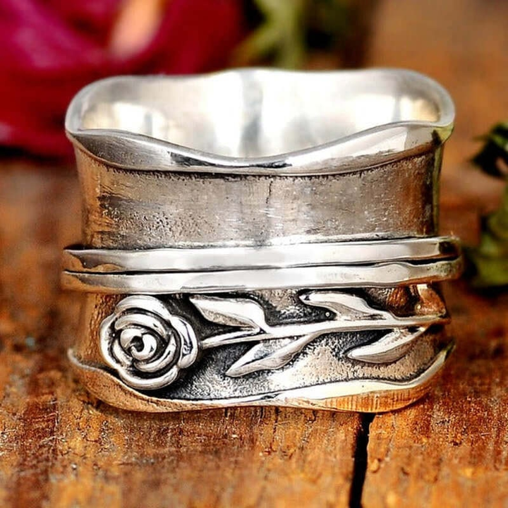 Anillo Flor de Plata – Elegancia clásica con toque natural