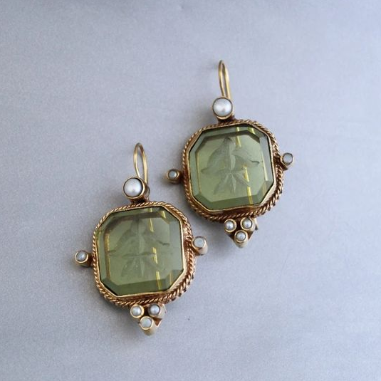 Encanto – Pendientes con Perla Verde