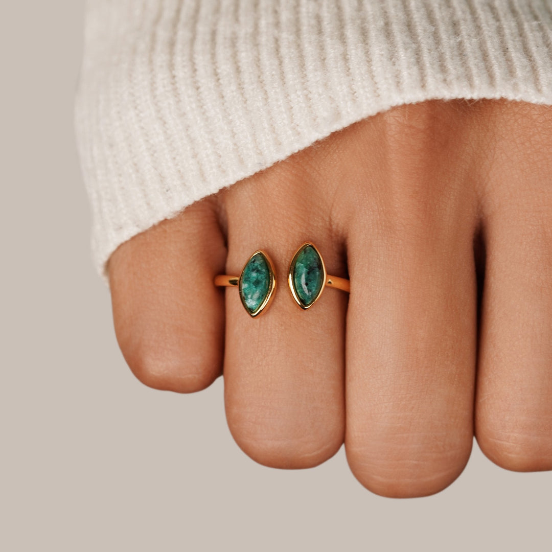 Jade – Anillo verde envolvente