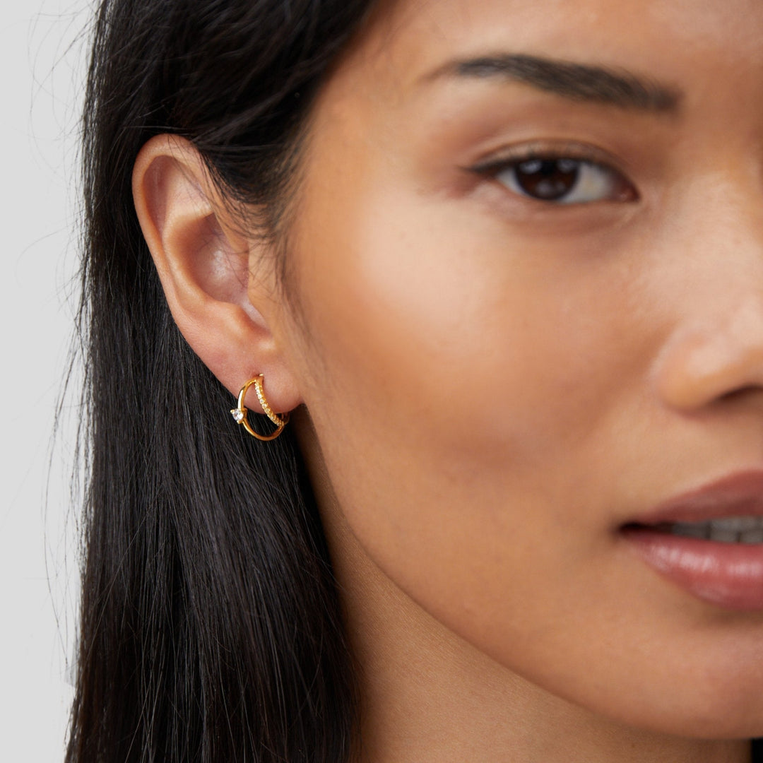 Artie – Pendientes dorados con cristal brillante