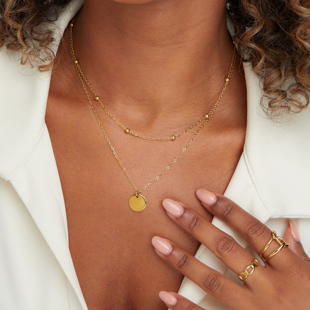 Collar en Capas con Medallas
