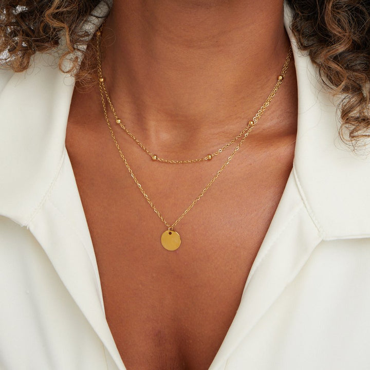 Collar en Capas con Medallas