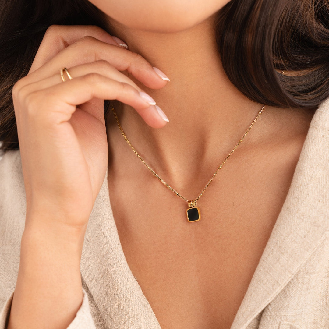 Collar Chic de Medianoche