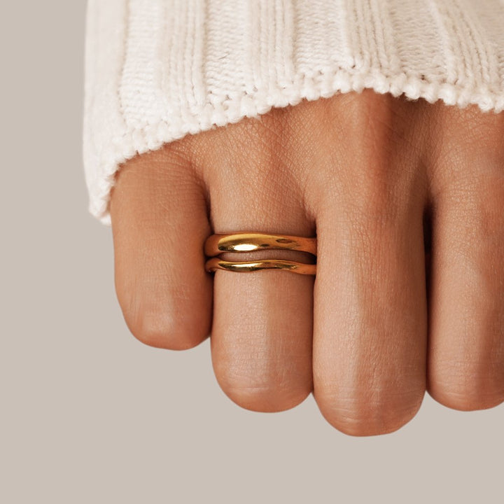Shine – Set de anillos con diseño de olas