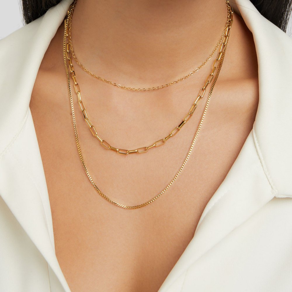 Collar en Capas con Perlas Colgantes