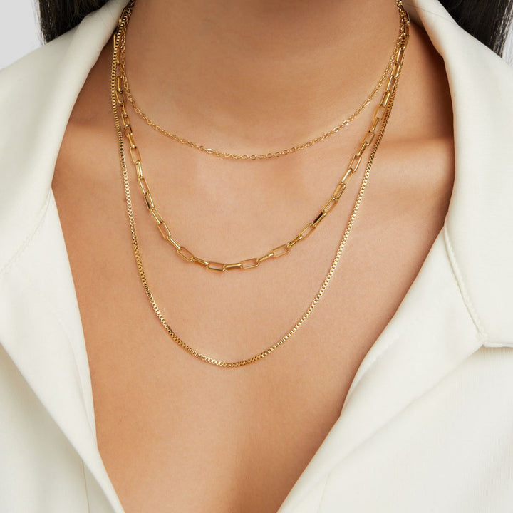Collar en Capas con Perlas Colgantes