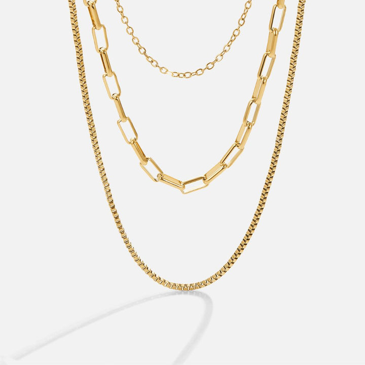 Collar en Capas con Perlas Colgantes