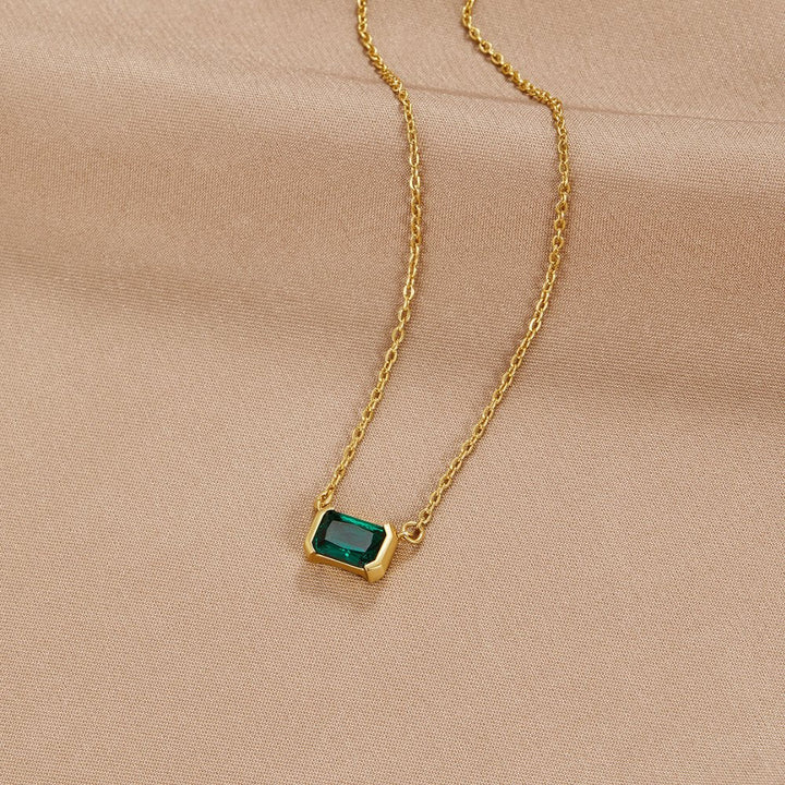 Collar con Esmeralda Verde