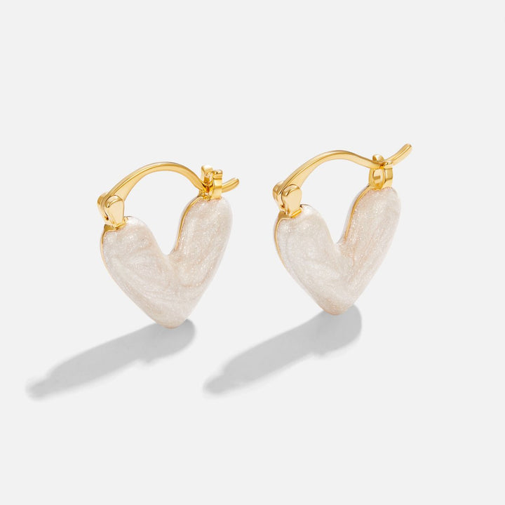 Pendientes corazón puro – Diseño delicado y elegante