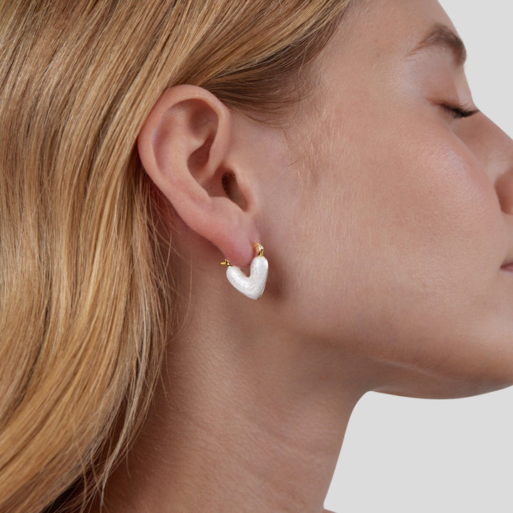 Pendientes corazón puro – Diseño delicado y elegante