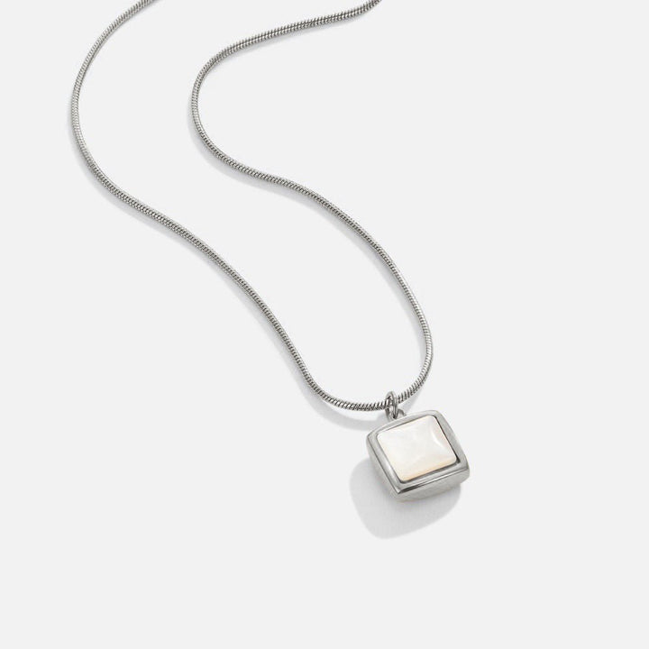 Riva – Collar con colgante de piedra lunar