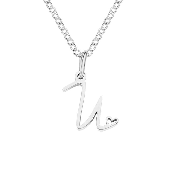 Collar con inicial y corazón en plata – Un detalle lleno de amor