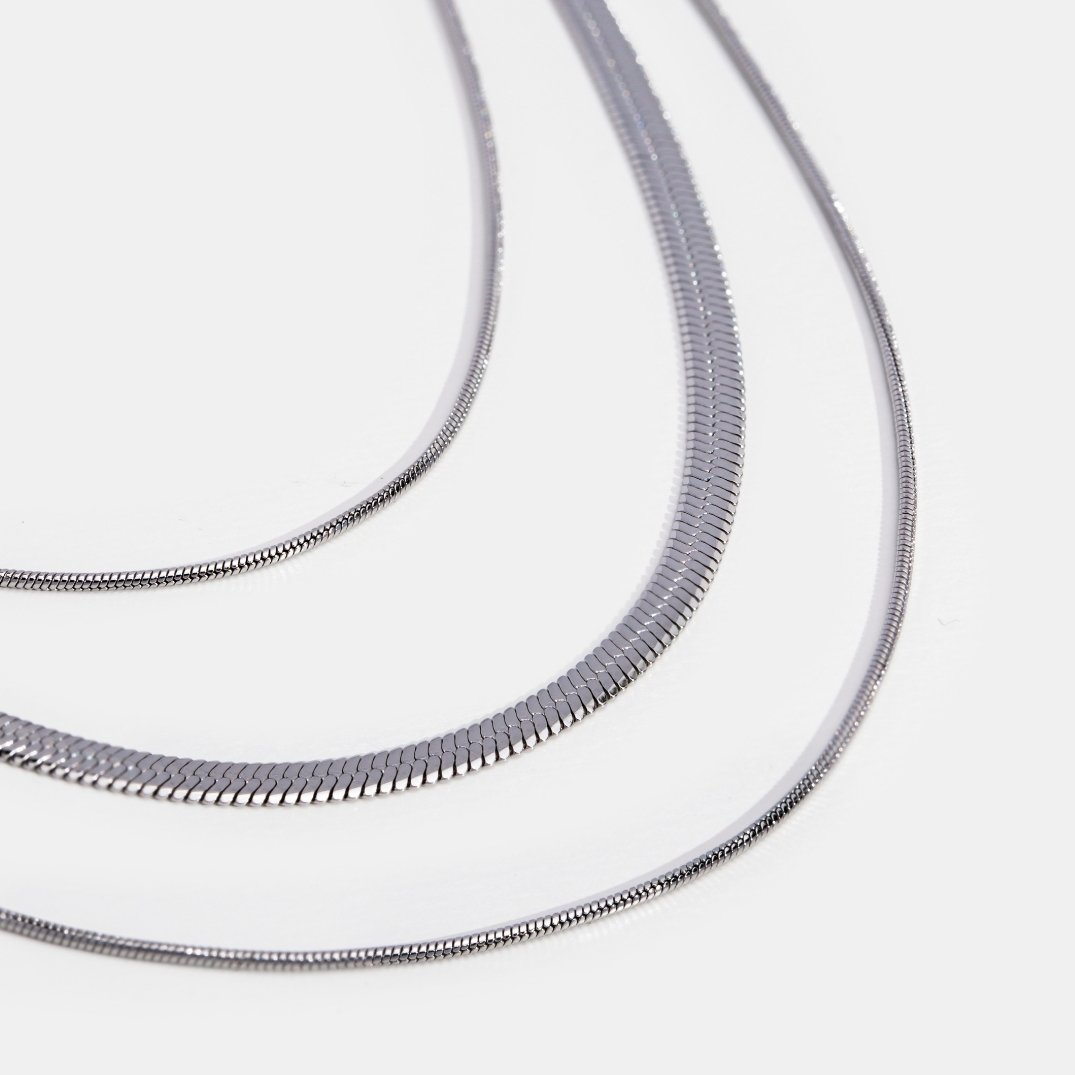 Collar en capas plateado – Estilo elegante y atemporal