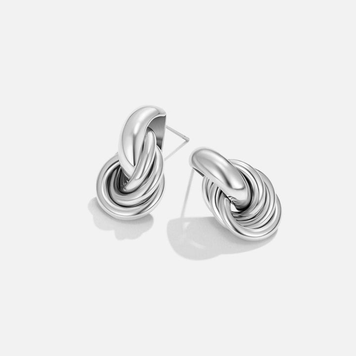 Sofia – Aros retorcidos en plata con estilo elegante
