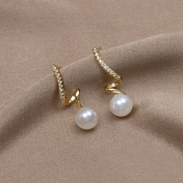 Tam – Pendientes con diseño de ondas y perlas
